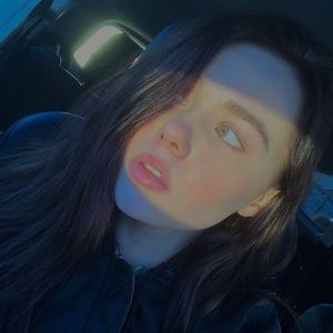 Meet your Posher, Michaela